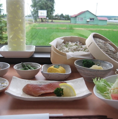 ご夕食にボリューム満点♪焼肉コース!!（朝・夕食付）★3名様ご利用